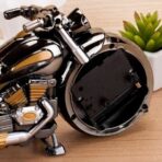 reloj despertador con forma de motocicleta
