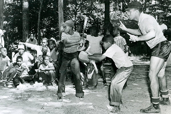 annees 50 aux etats-unis enfants baseball années 50