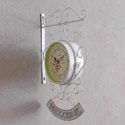 reloj de estacion blanco