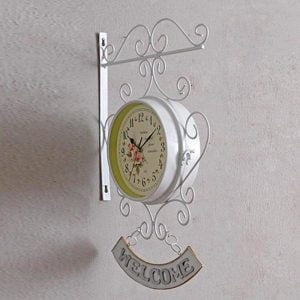 reloj de estacion blanco