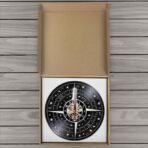 reloj de pared brujula