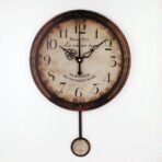 reloj de pared con pendulo