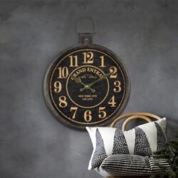 reloj de metal vintage 1