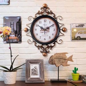 reloj vintage de hierro forjado
