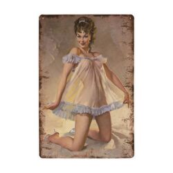 soubrette pin up vintage con placa de metal