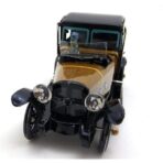 viejo carro de hojalata