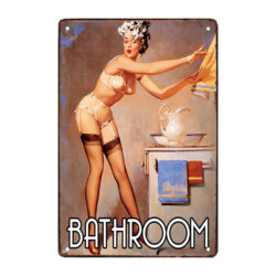 bano con placa de metal y pin up